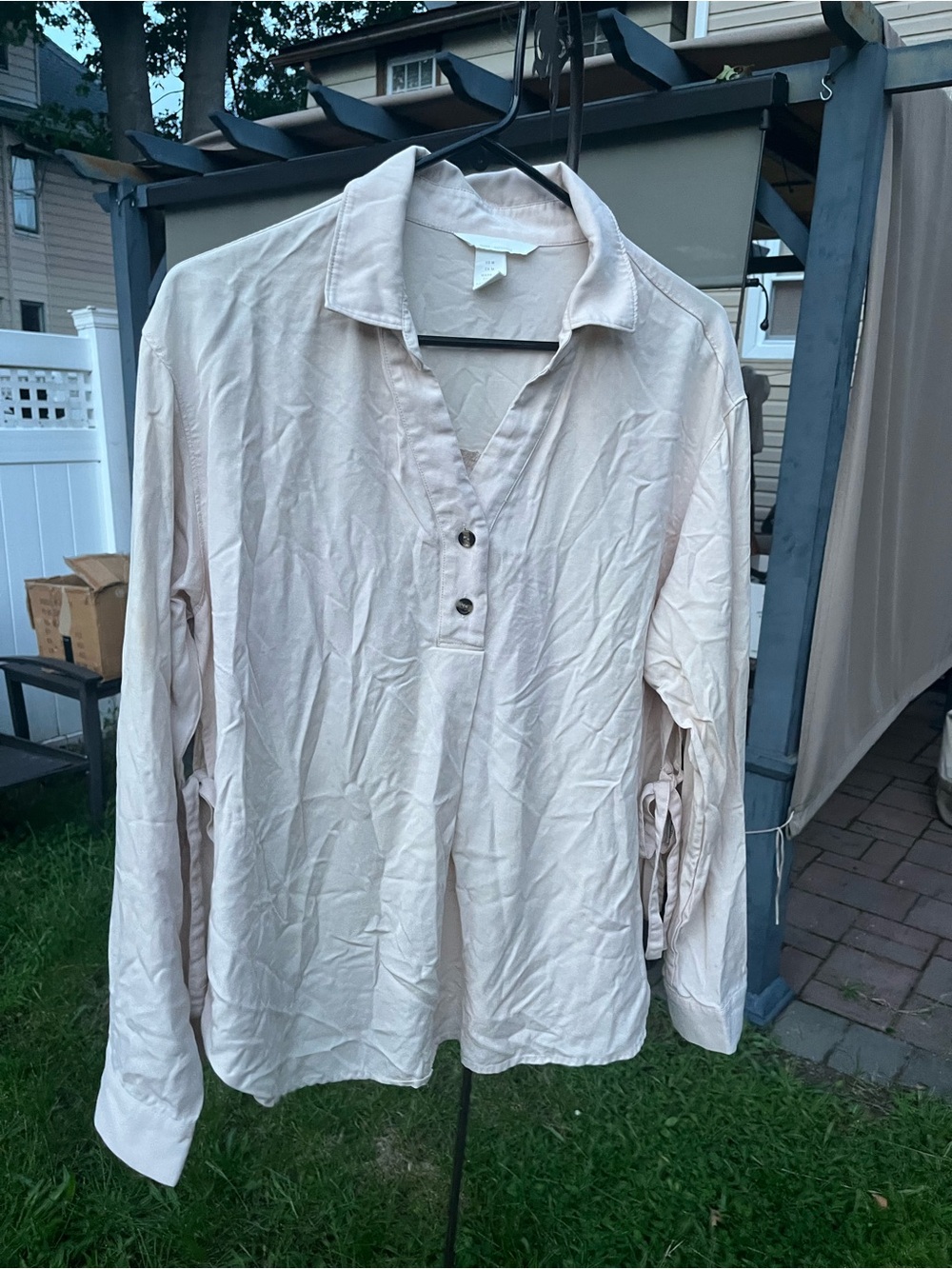 H & M mama maternity Light Beige Long-Sleeve Popover Shirt size medium